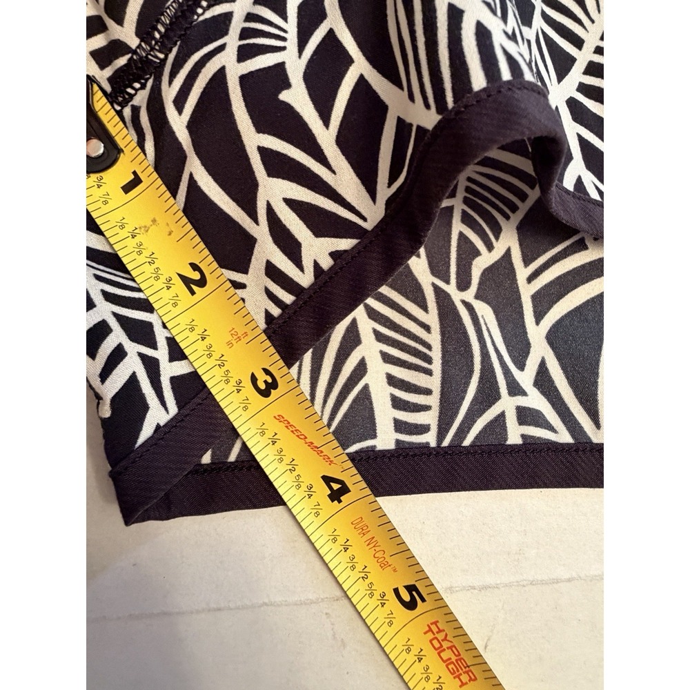 Lululemon Size 8 Run Speed Shorts Pretty Palm Black White Angel Wing 3" Inseam - Picture 10 of 10